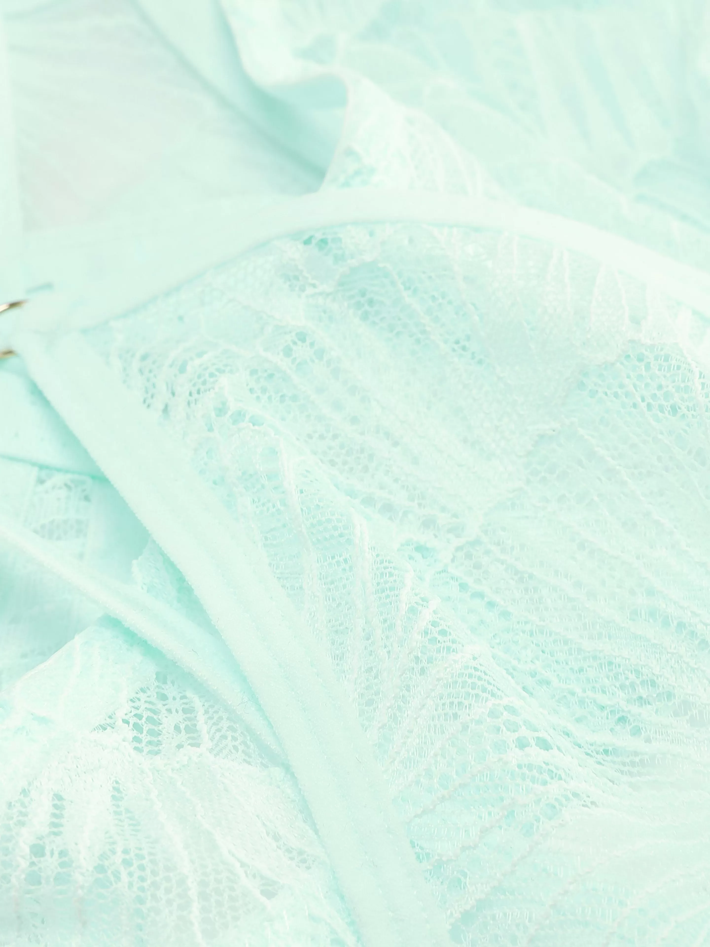 Ensemble Soutien-gorge Non Rembourré Et String En Dentelle-Primark Outlet